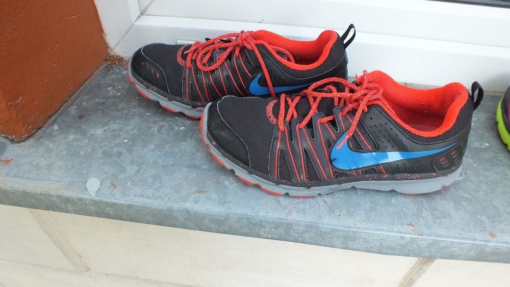 Super buty sportowe marki Nike w roz 45