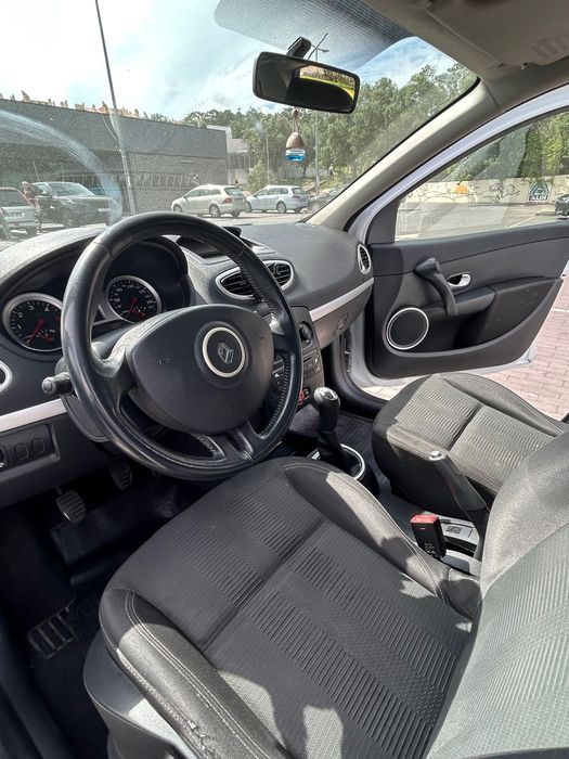 Renault Clio — fotografia 4