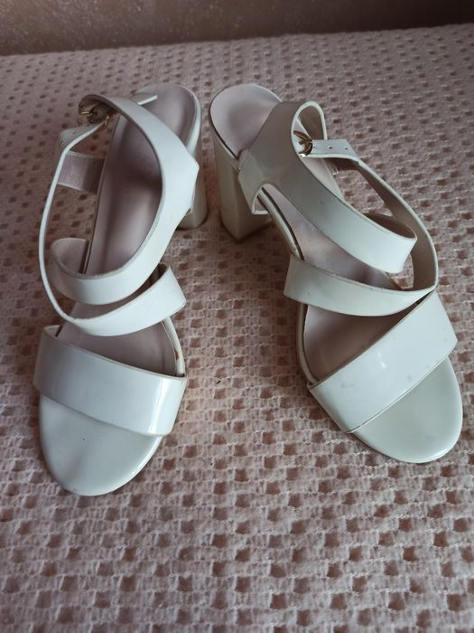 Босоніжки, жіночі