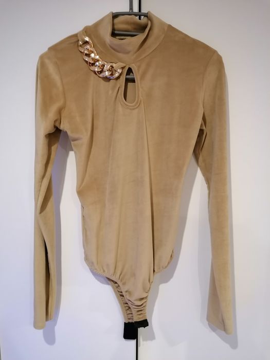 Piękne body welurowe