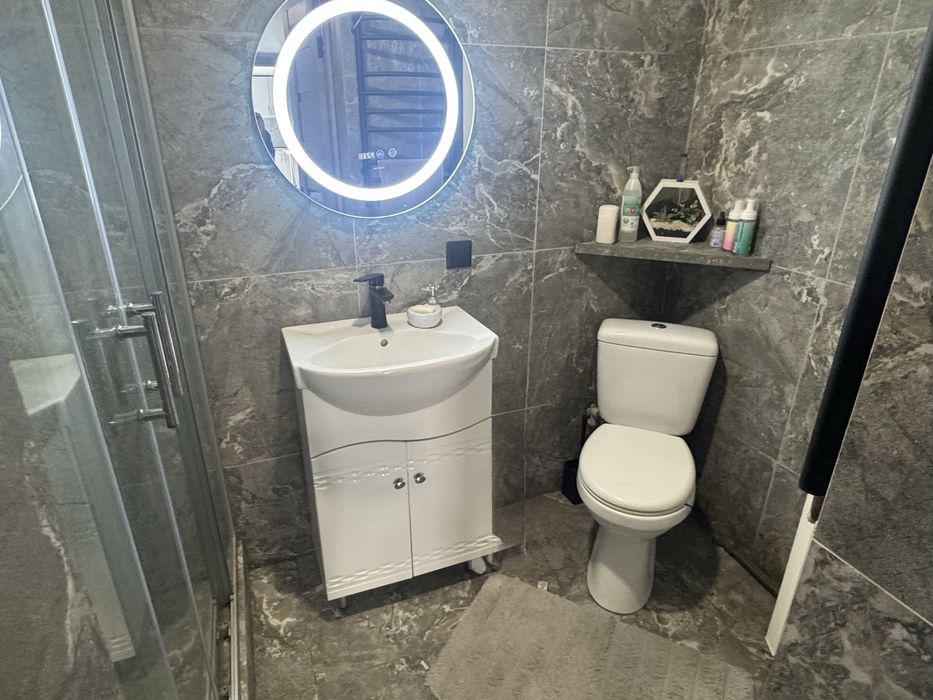 Продам будинок. Свій двір!!