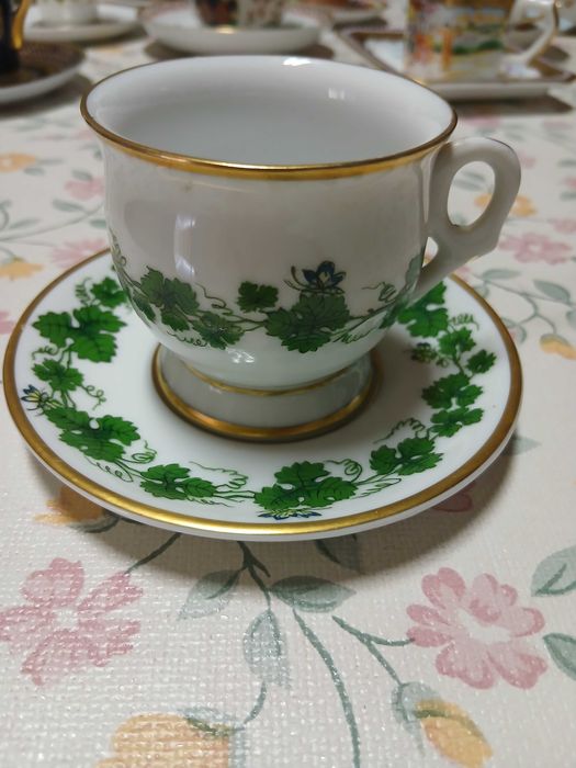 Chavena com pires  -Museu da Porcelana 1999.