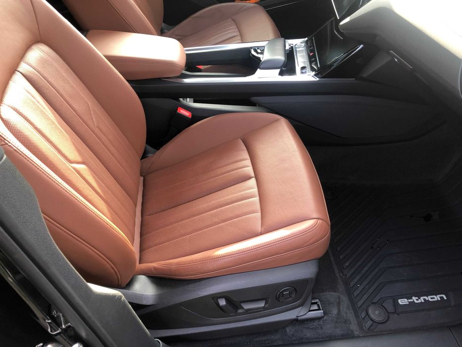 AUDI E-TRON Premium Plus
