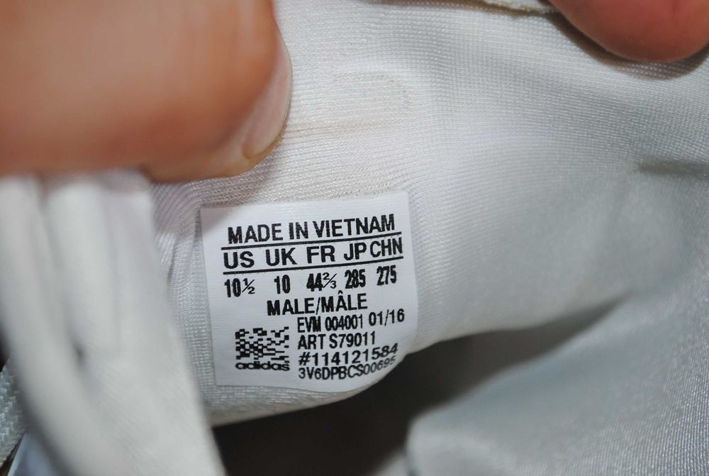 Кроссовки Adidas Оригинал размер 44 стелька 28 см