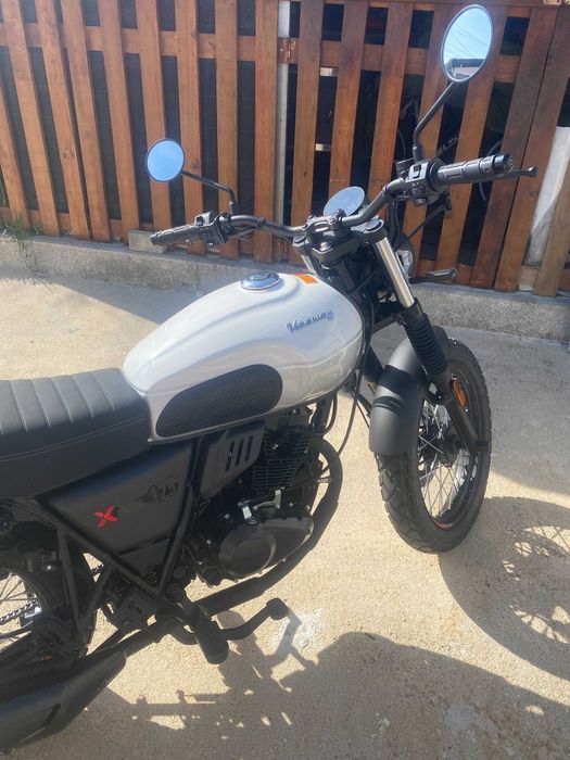 Mota Nova 125 - (apenas 1.280 km)