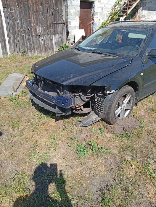 Samochód Mazda 6 2 l benzyna 2004 rok