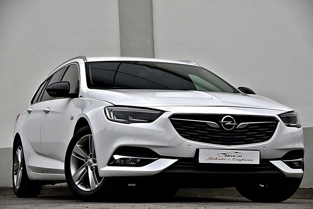 Opel Insignia 4x4 / Gwarancja VGS / Navi / LED / Grzane Siedzenia