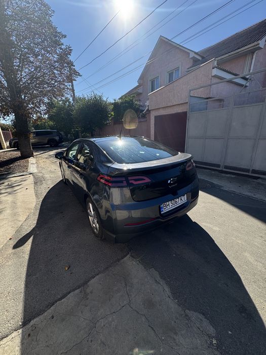 Chevrolet volt 2012 гибрид