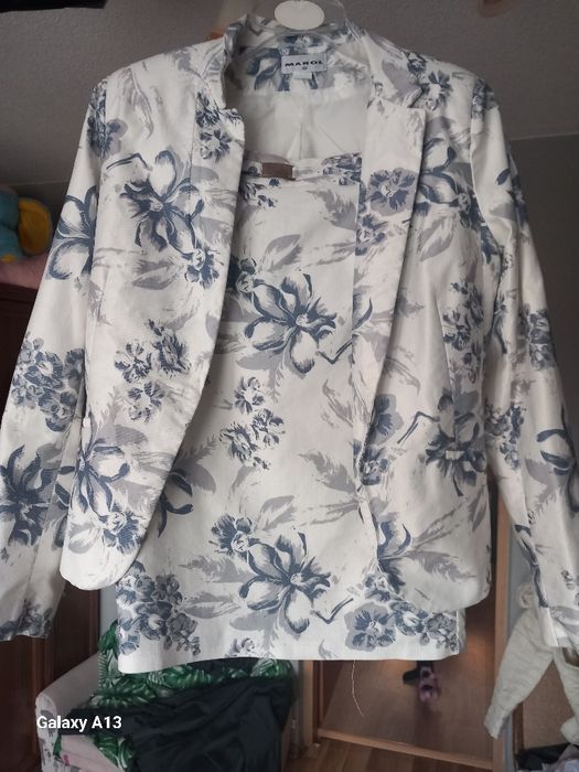 Sprzedam sukienkę + bolerko i spódnicę  z zakietem