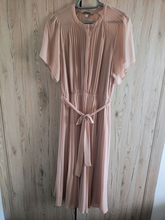Sukienka pudrowa rozm 44 z metki L