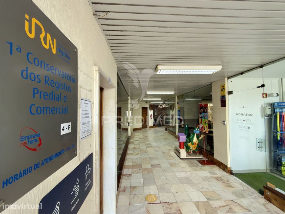 Venda de Loja-Café no Centro de Almada