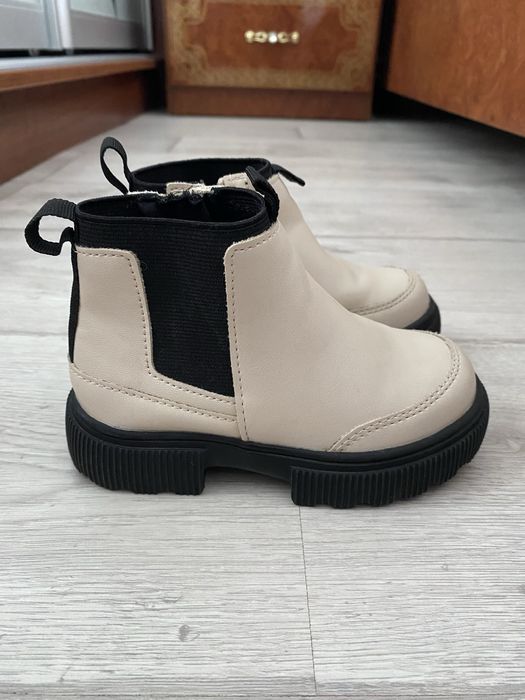 Ботинки Zara,22 розмір