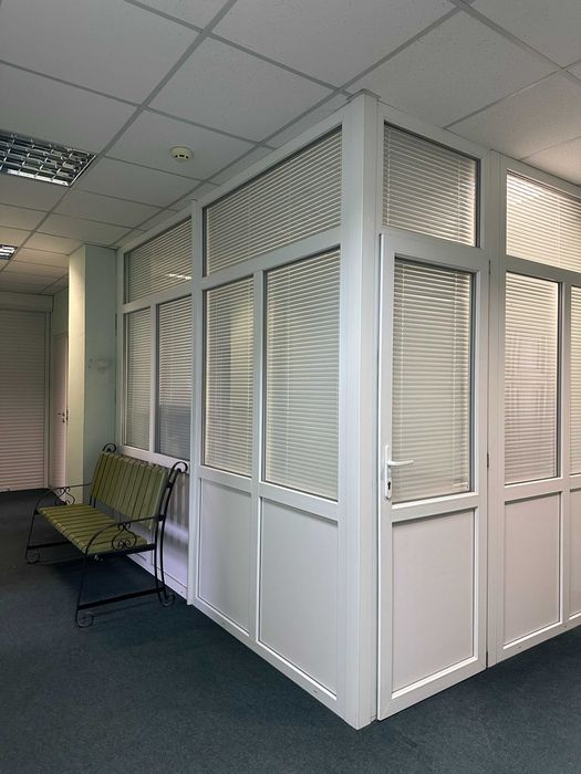 Аренда кабинета 10 кв.метров возле Севастопольской площади, ул.Пулюя 5