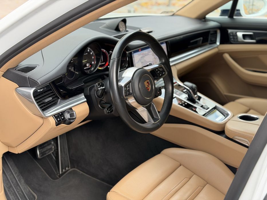 Porsche Panamera 4 E-Hybrid