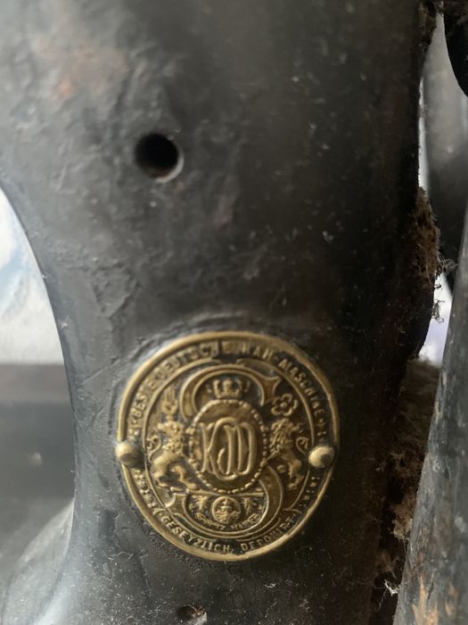 Швейна машинка, старовинна, антикварна.