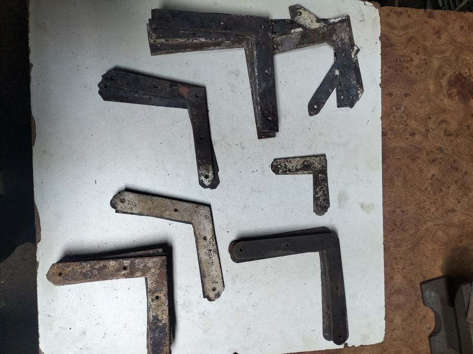 Stare okucia okienne