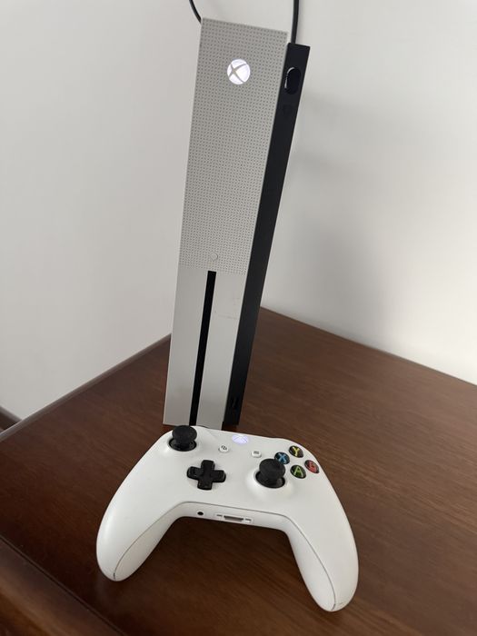 X Box one s 1 tb