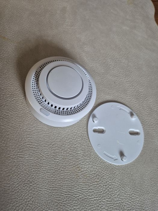 Czujnik dymu WiFi Tuya smart