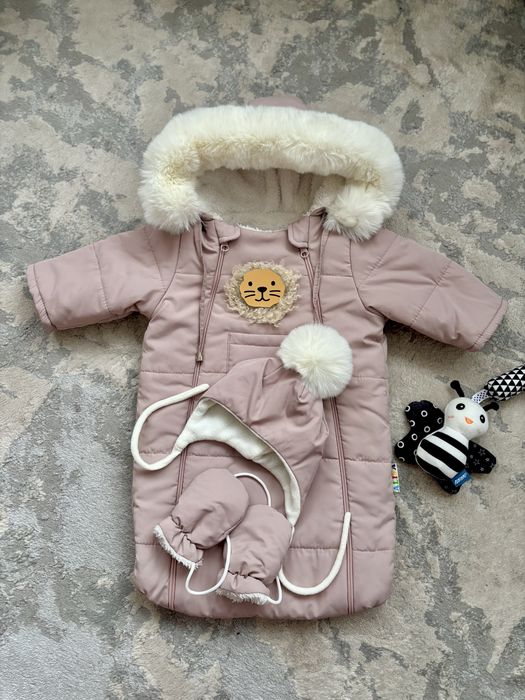 Конверт комбінезон на виписку 56-62 розміру з шапкою та рукавичками