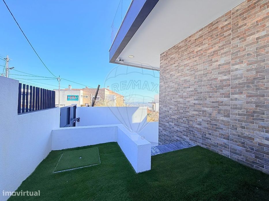 Moradia T4 para venda