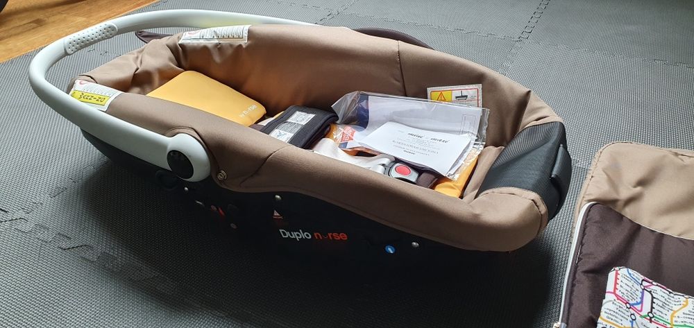 Nowy Fotelik dziecięcy samochodowy