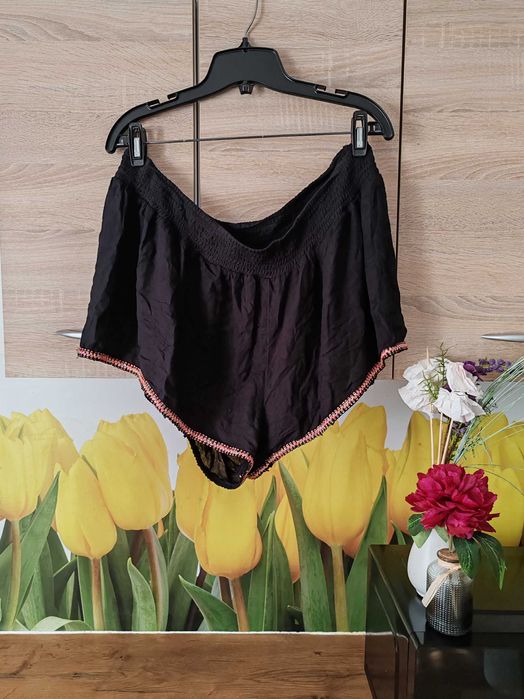 Czarne lekkie spodenki szorty Primark rozmiar 46/48 wiskoza