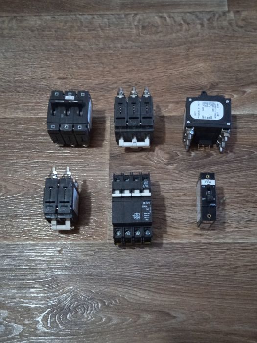 Потужні автоматичні вимикачі постійного струму   300А - 100А  80В