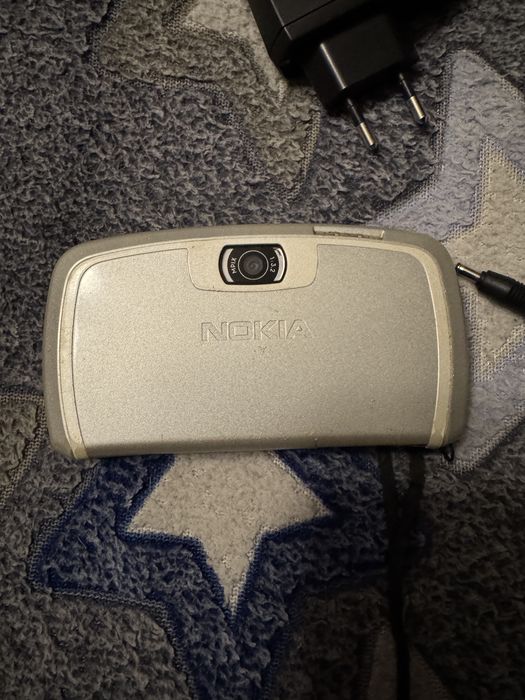 Nokia  7710  telefon