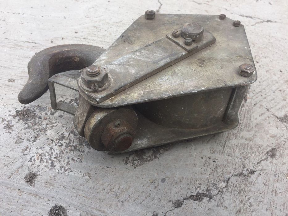 Продам крюк монтажный на тельфер