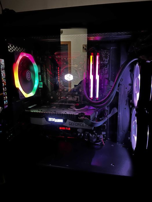 Pc gamer com ryzen 7 2700 , rtx 2060 e 16gb de ram.