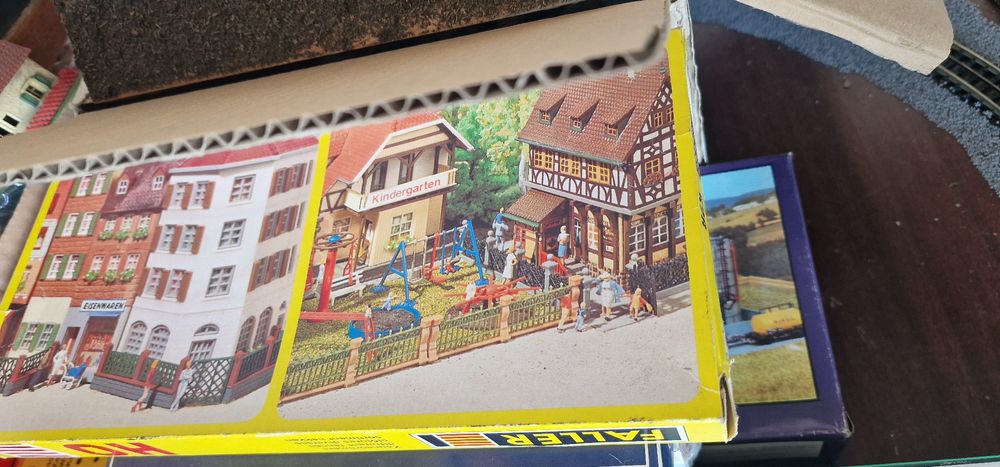 Maquetes comboios venda vario material preços  pelo telefone