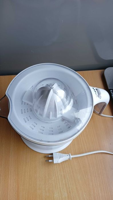Elektryczna wyciskarka do owoców