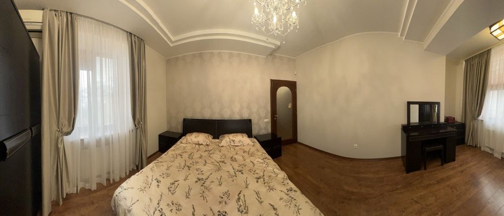 Продаю 4 к/к  в Коттедже центр