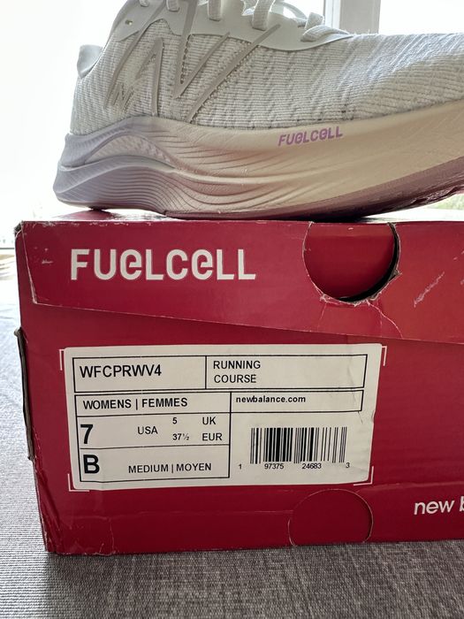 Жіночі кросівки New Balance