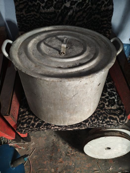 Кастрюля алюминиевая с крышкой