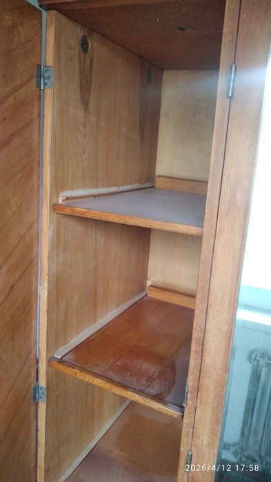 Шкаф одежный с зеркаломом