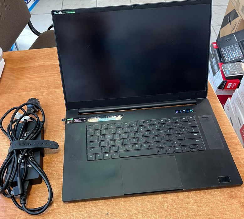 17,3"  Razer RZ09 - Core i7 11-th | 32GB DDR4 | RTX 3080 | 1 TB SSD | Win 11  -  opis