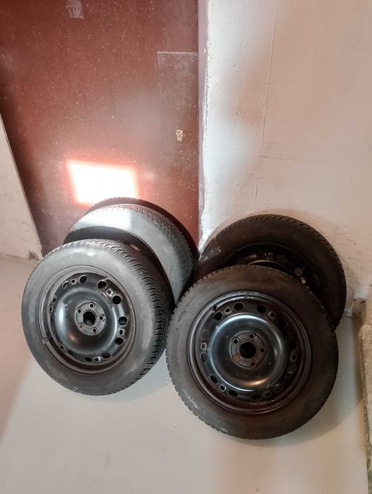 Koła z oponami wielosezonowymi 195/55/15