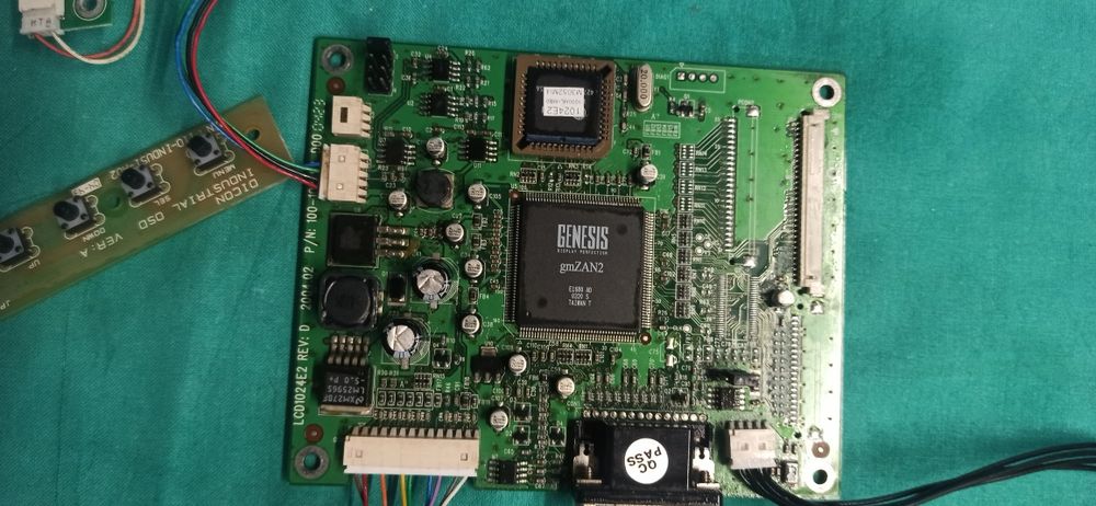 LCD com placa de ligaçao ao computador