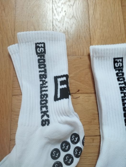 Zestaw piłkarski skarpety i taśmy 3 sztuki białe