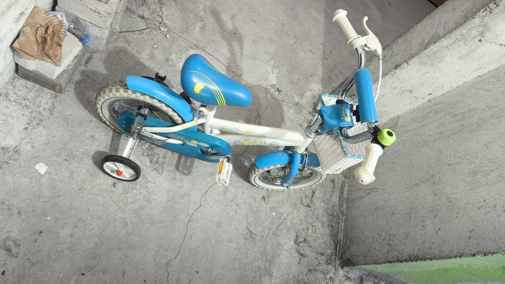 Rower z kołkami bocznymi dla dziecka