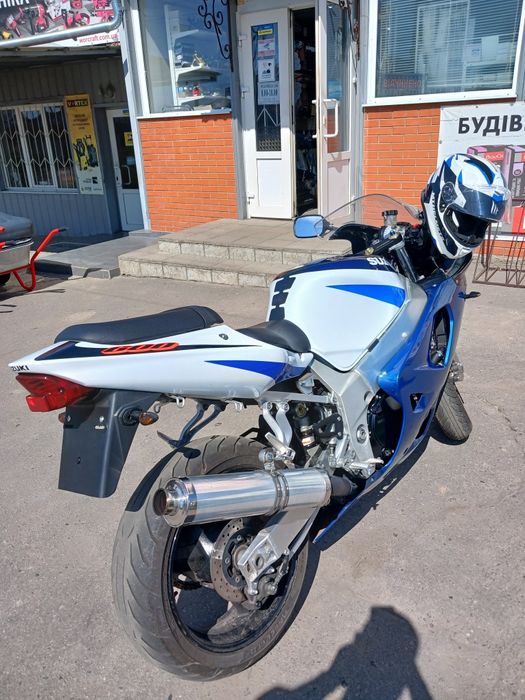 Сузукі джиксер 600R