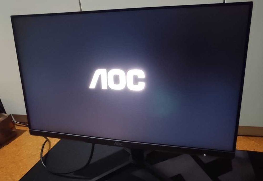 Componentes computador Desktop + Monitor + Rato + Fones