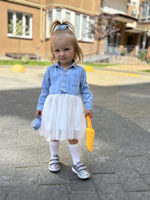 Плаття на дівчинку, розмір 80.