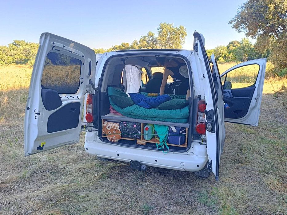 Kamper Majówka Auto na Wakacje Spanie w samochodzie Peugeot Partner ...