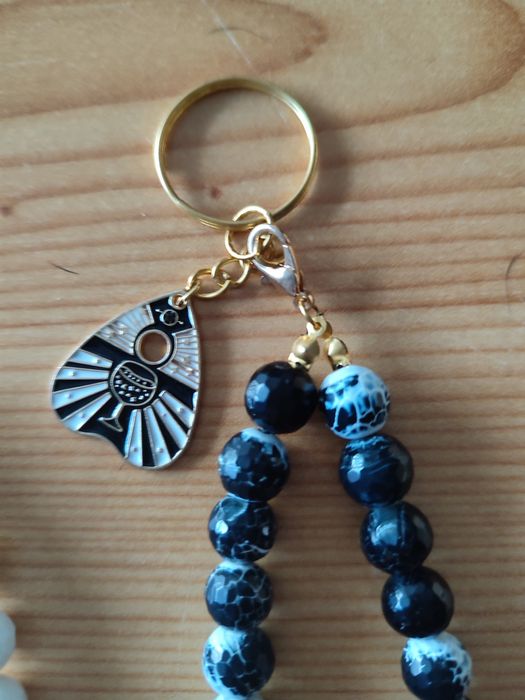 Porta-chaves Darkness with Crystals versão dourada