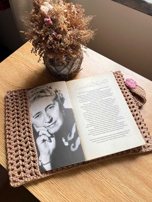 Capa livro crochê