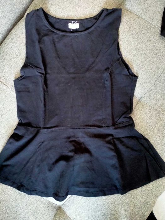 Czarna bluzka baskinka