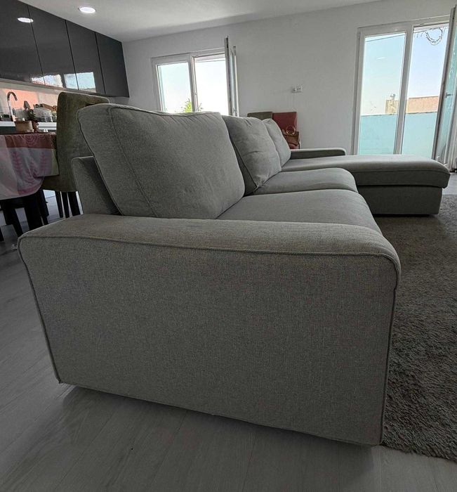 Sofá IKEA com Chaise Longue em  bom estado, com 3.10 metros