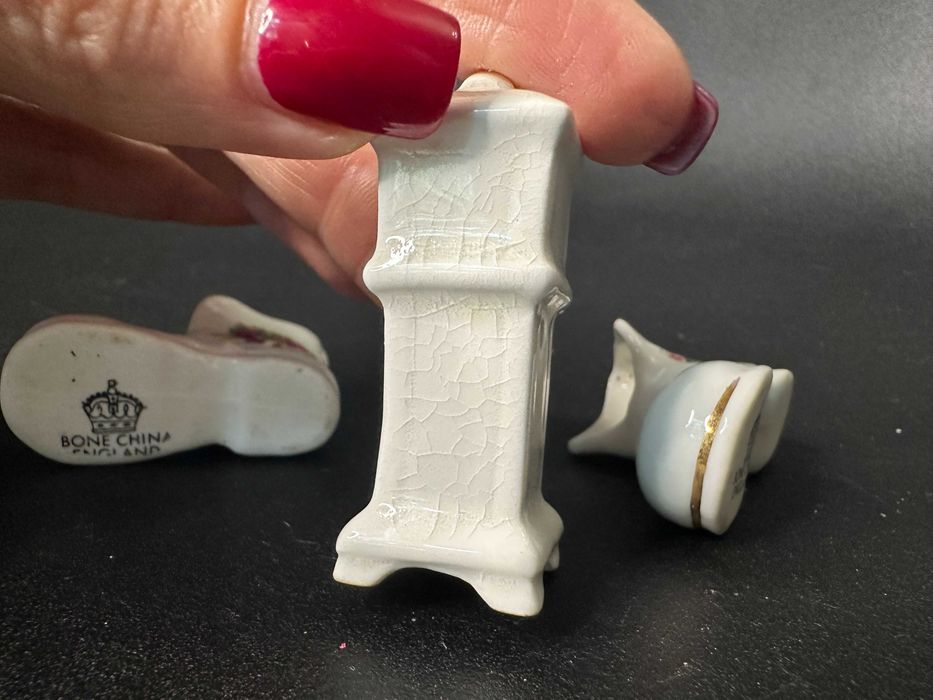 Порцелянові колекційні мініатюрні черевички годинник bone china Англія